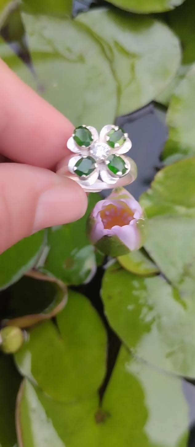 Green Blossom Ring — Inle